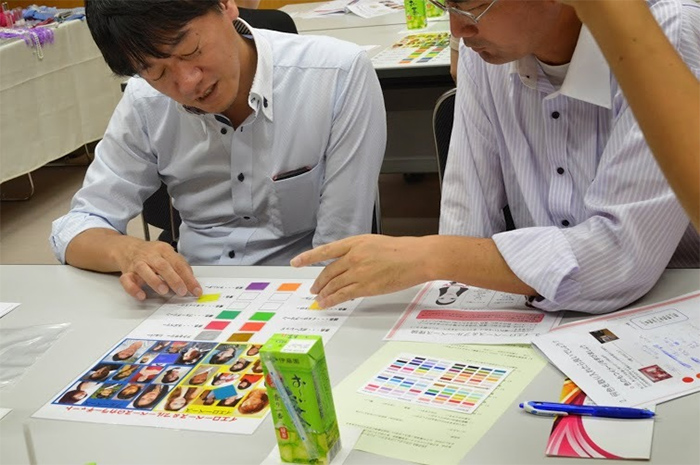 心をつかんで離さない人だけが知っている戦略的な色の取り入れ方を伝授します。美色ブランディングセミナー