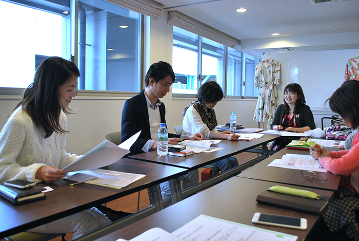 アトリスカラーコンシェルジュのためのレクチャー会を開催しています。